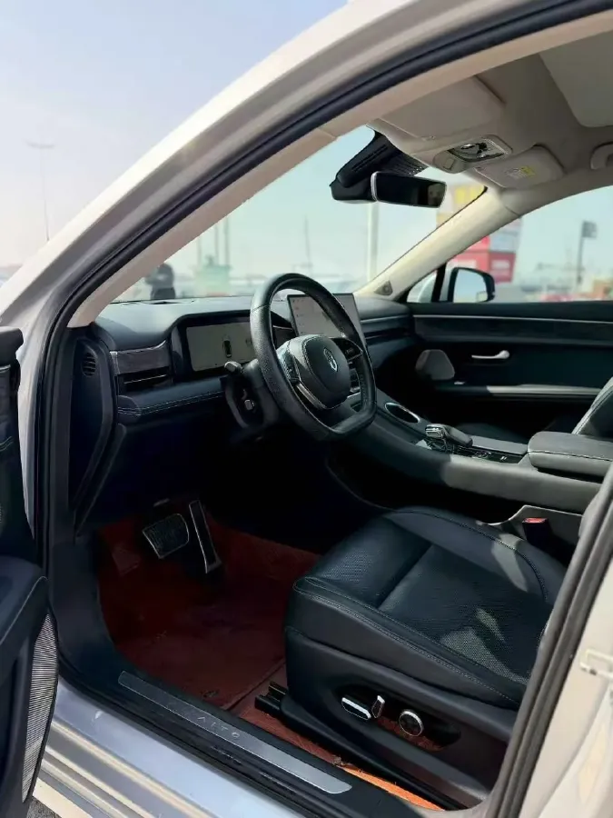 2022 Isuzu Mu-X 2.0T 220HP L4 8AT,autocango,china used car exporter,china ev exporter,chinese used car exporter,chinese used ev exporter