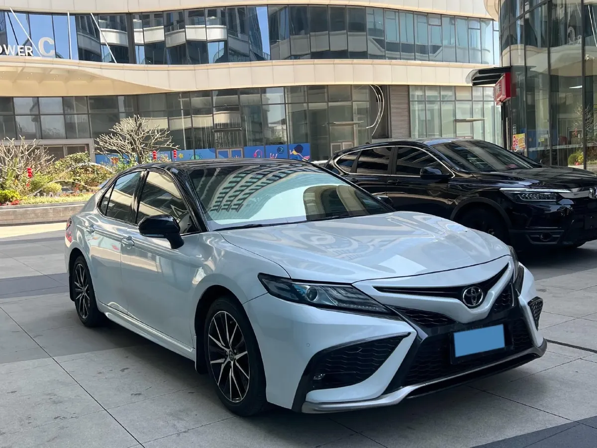 2021 Toyota Camry 2.5L 209HP L4 8AT,autocango,china used car exporter,china ev exporter,chinese used car exporter,chinese used ev exporter