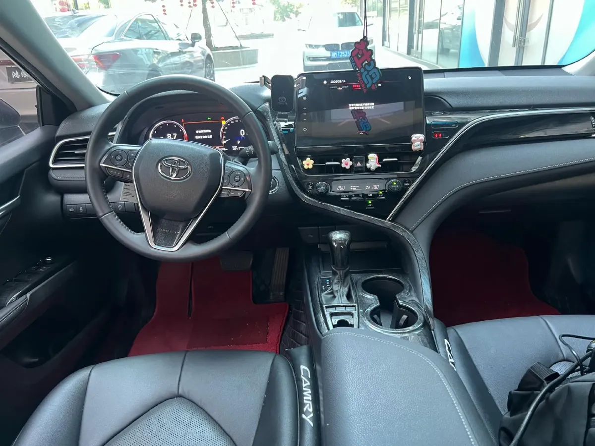 2021 Toyota Camry 2.5L 209HP L4 8AT,autocango,china used car exporter,china ev exporter,chinese used car exporter,chinese used ev exporter