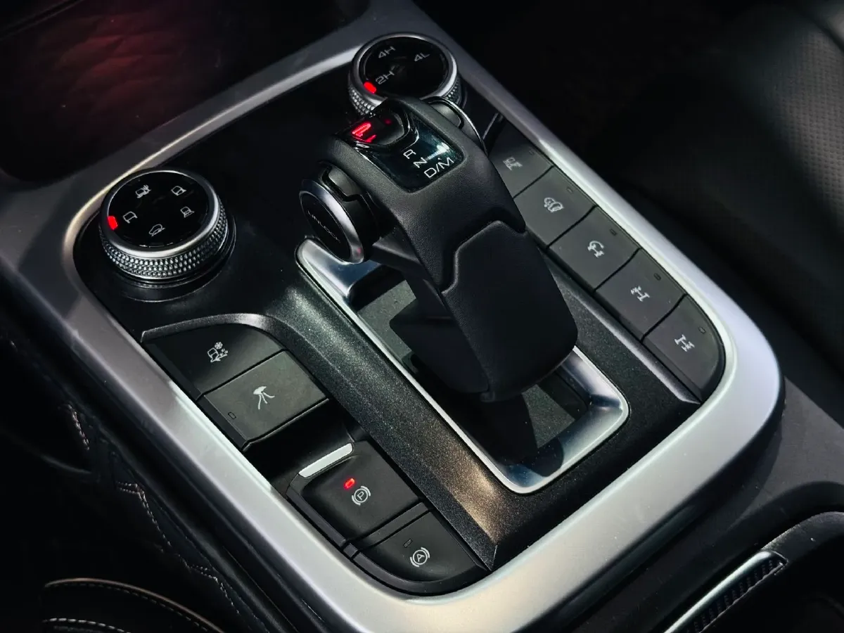 2021 Tank 300 2.0T 227HP L4 8AT,autocango,china used car exporter,china ev exporter,chinese used car exporter,chinese used ev exporter