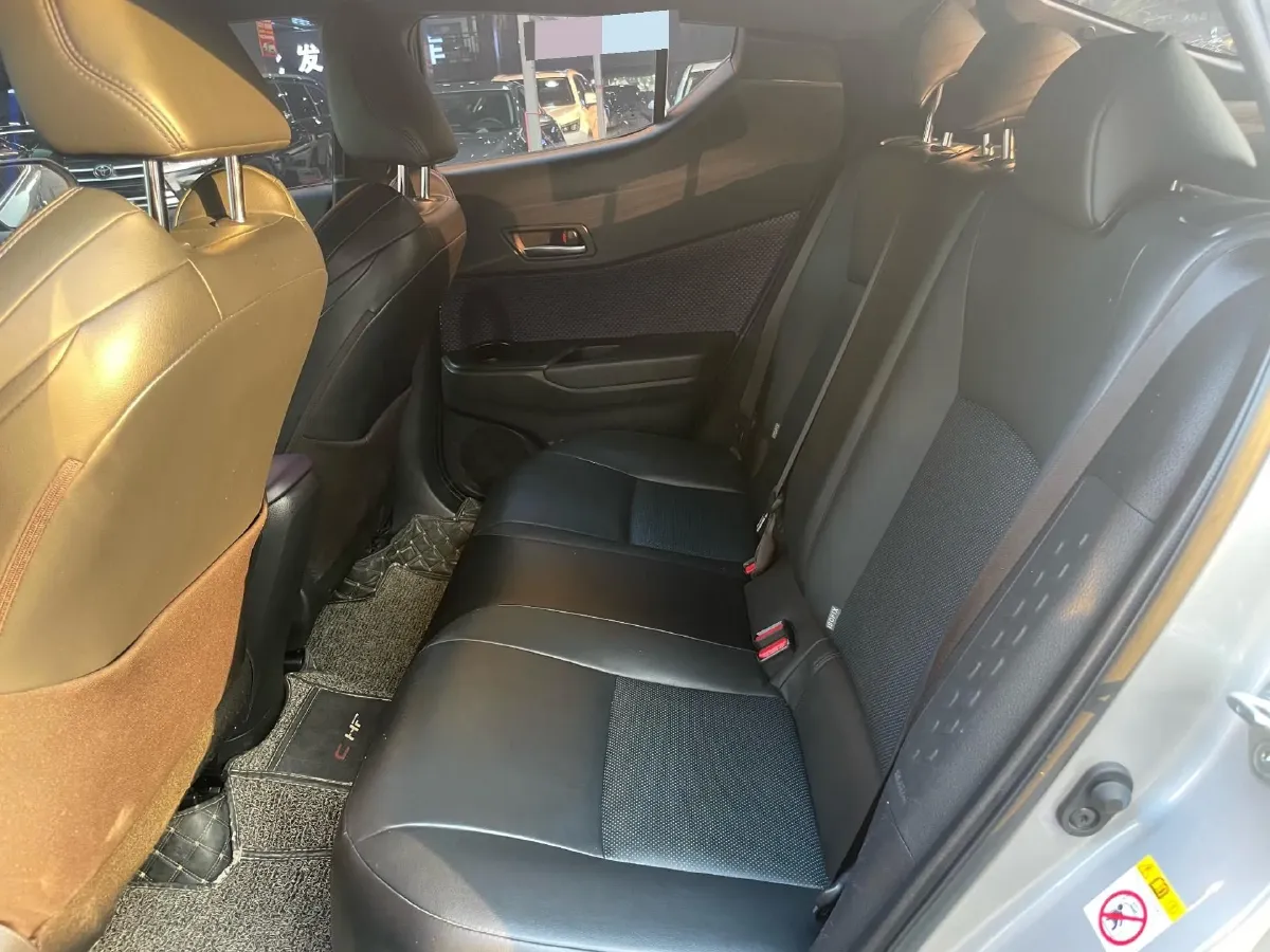 2020 Toyota C-HR 2.0L 171HP L4 CVT,autocango,china used car exporter,china ev exporter,chinese used car exporter,chinese used ev exporter