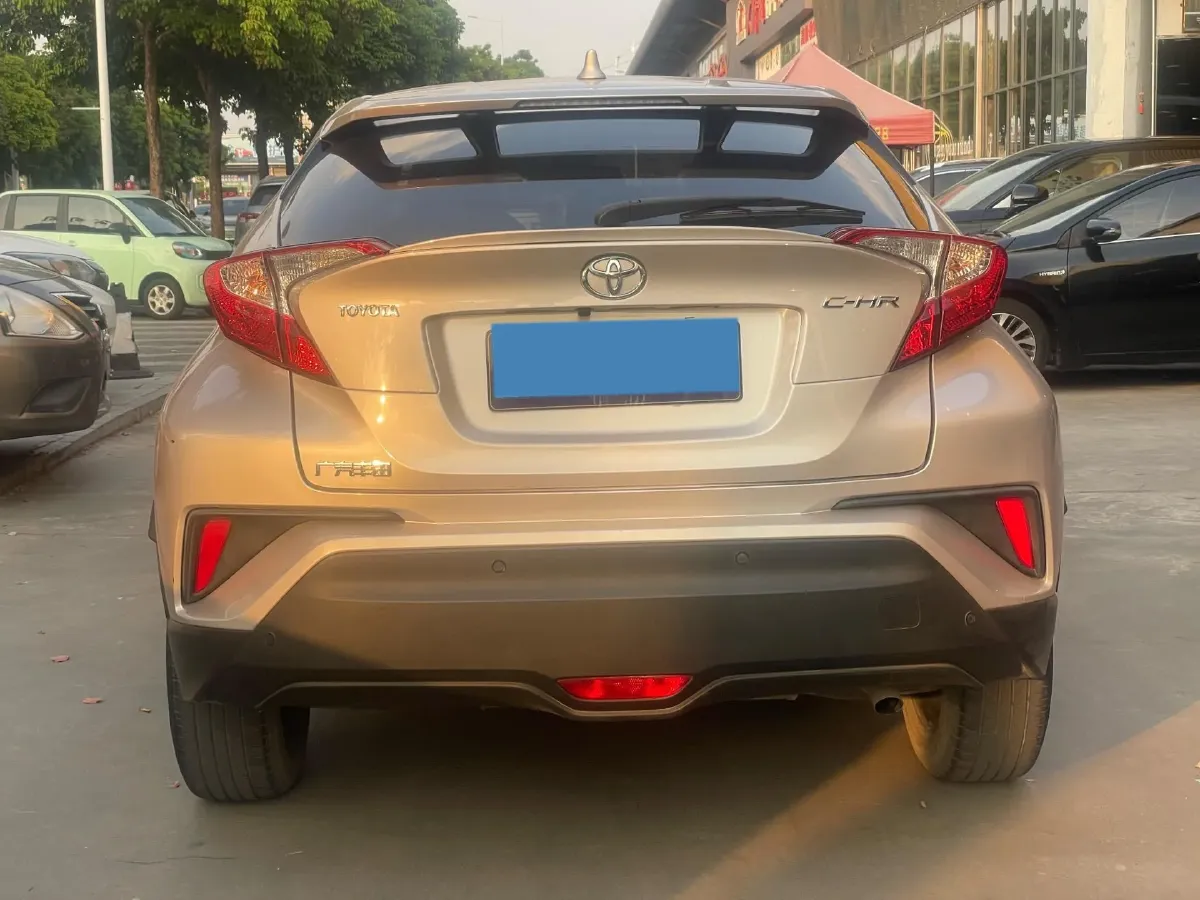 2020 Toyota C-HR 2.0L 171HP L4 CVT,autocango,china used car exporter,china ev exporter,chinese used car exporter,chinese used ev exporter