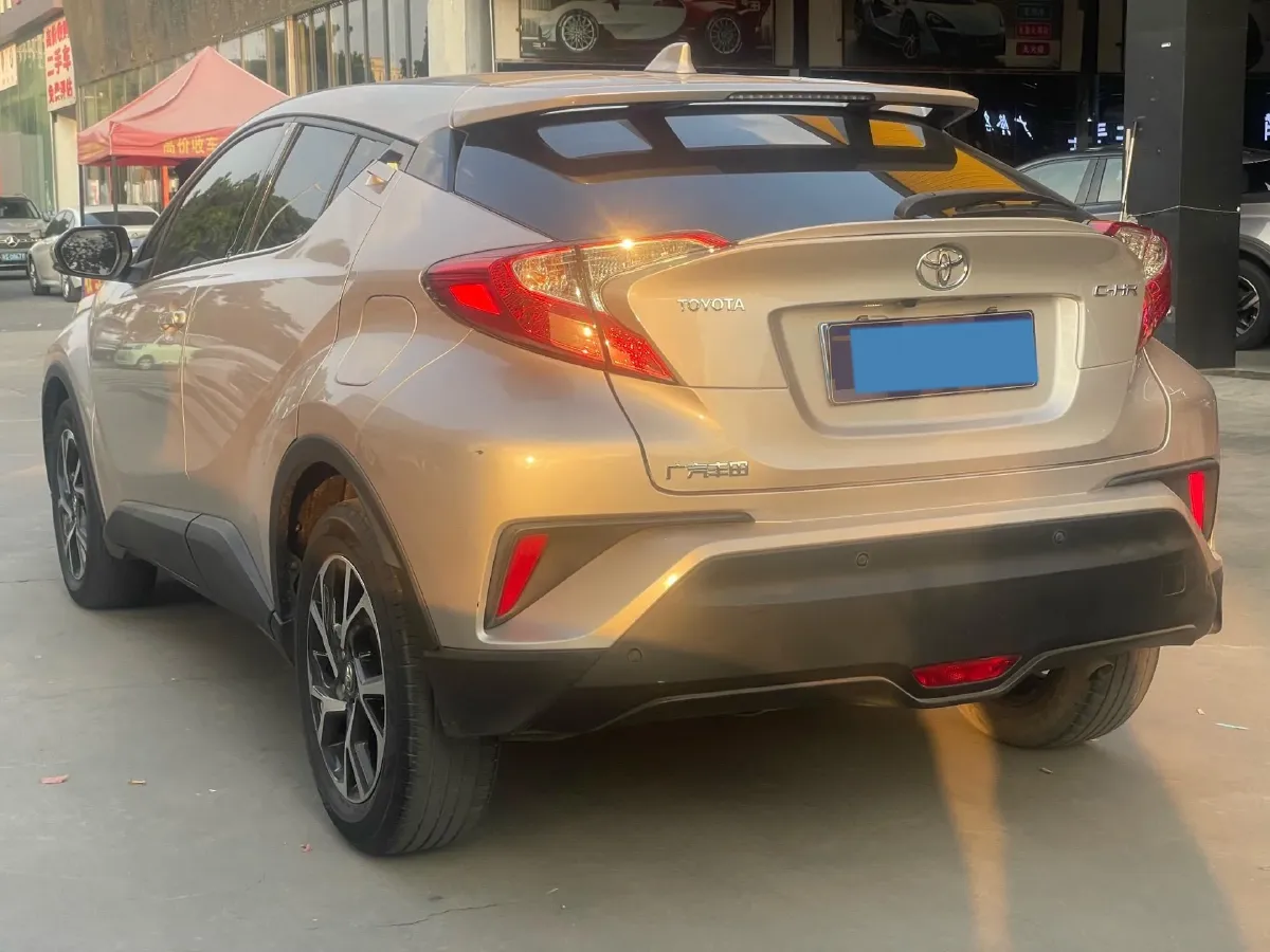 2020 Toyota C-HR 2.0L 171HP L4 CVT,autocango,china used car exporter,china ev exporter,chinese used car exporter,chinese used ev exporter