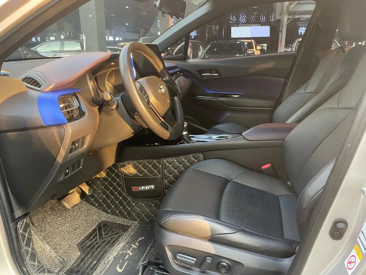 2020 Toyota C-HR 2.0L 171HP L4 CVT,autocango,china used car exporter,china ev exporter,chinese used car exporter,chinese used ev exporter