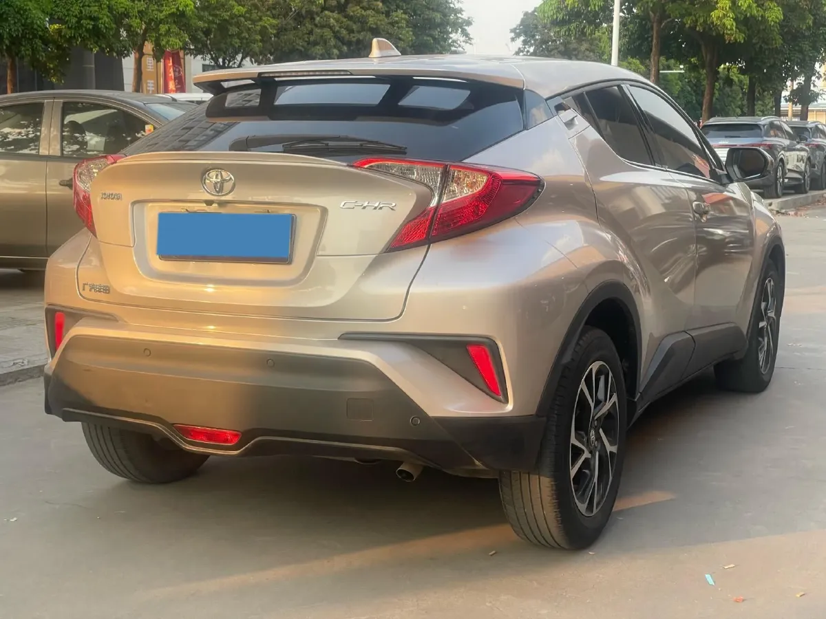 2020 Toyota C-HR 2.0L 171HP L4 CVT,autocango,china used car exporter,china ev exporter,chinese used car exporter,chinese used ev exporter