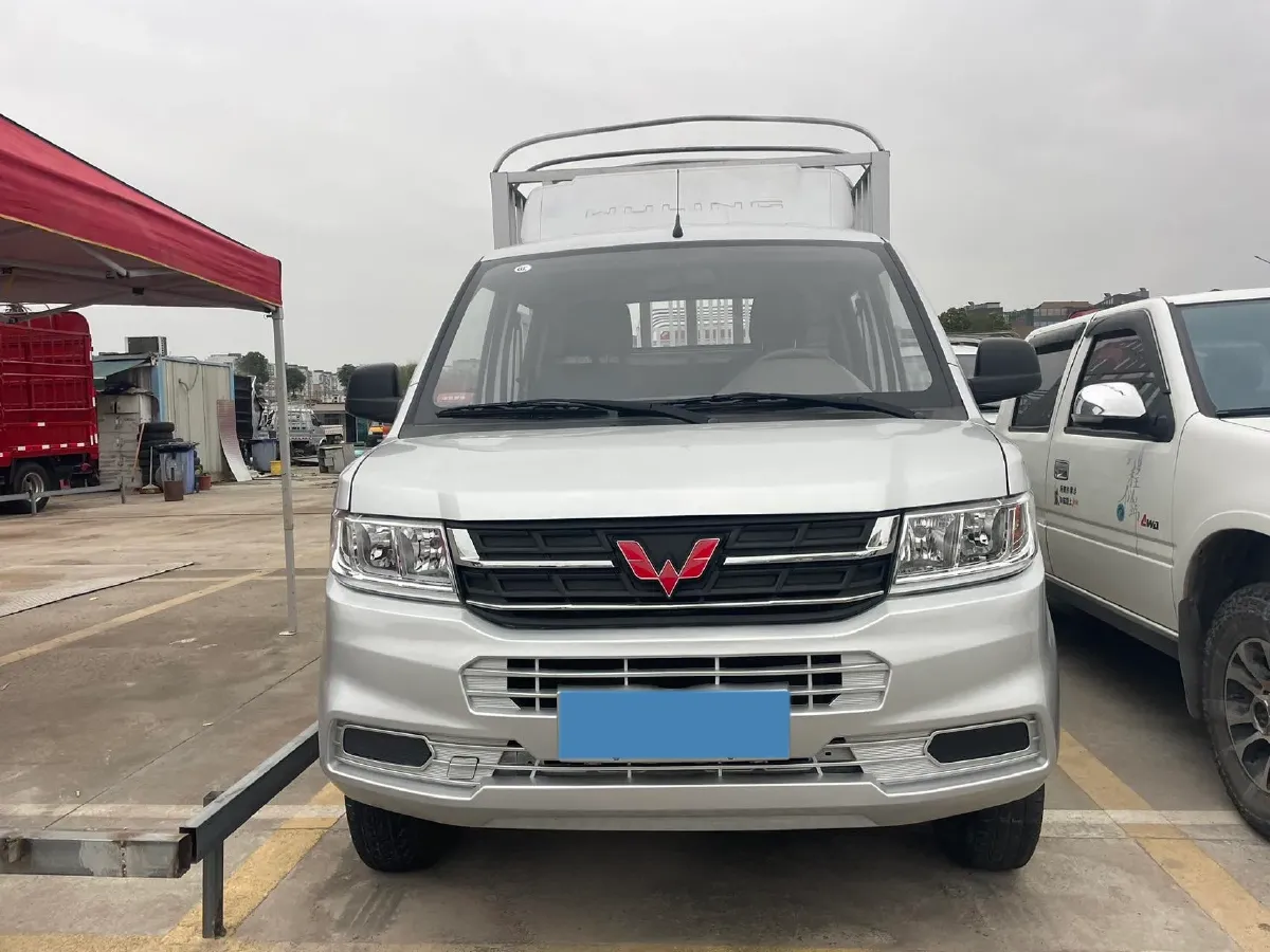 2022 WuLing RongGuang New Truck 1.8L 125HP L4 5MT,autocango,china used car exporter,china ev exporter,chinese used car exporter,chinese used ev exporter