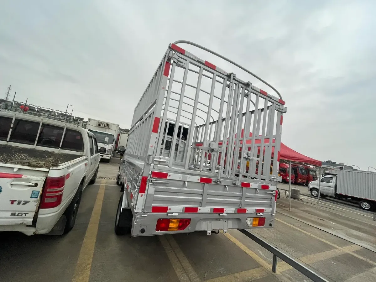 2022 WuLing RongGuang New Truck 1.8L 125HP L4 5MT,autocango,china used car exporter,china ev exporter,chinese used car exporter,chinese used ev exporter