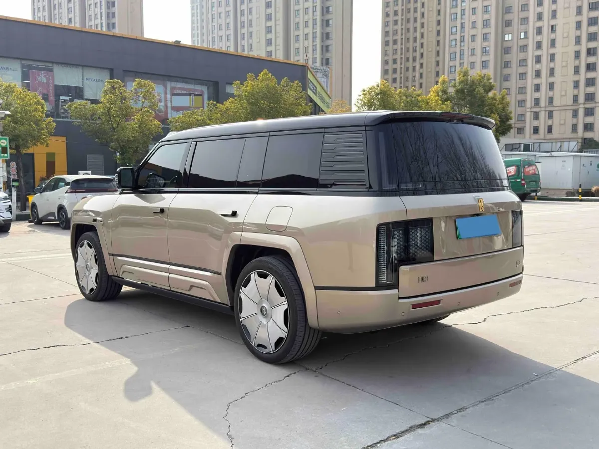 2025 YangWang U8 L REEV 272HP REEV,autocango,china used car exporter,china ev exporter,chinese used car exporter,chinese used ev exporter