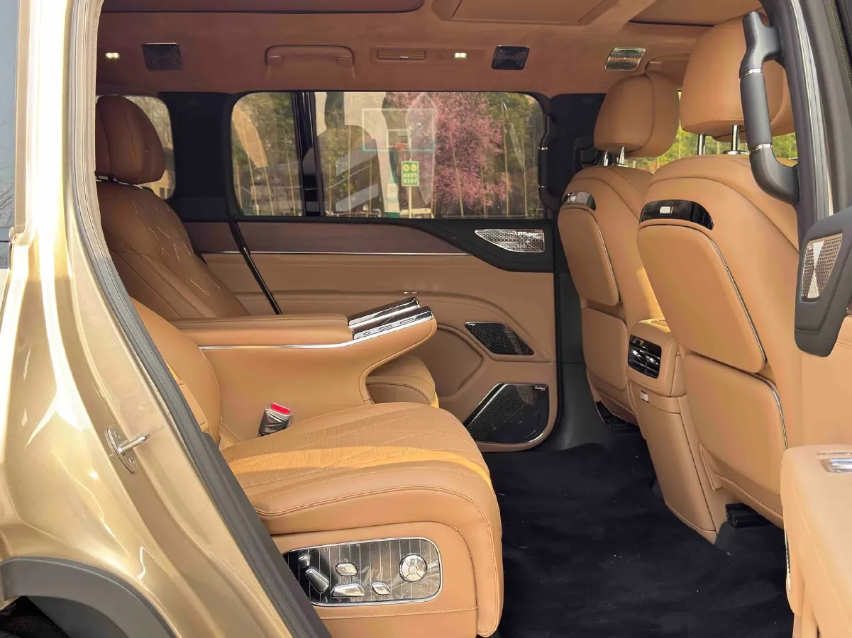 2025 YangWang U8 L REEV 272HP REEV,autocango,china used car exporter,china ev exporter,chinese used car exporter,chinese used ev exporter