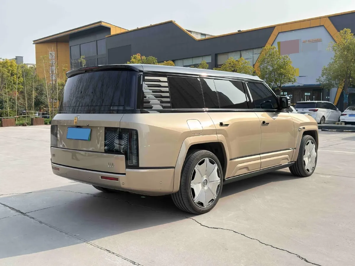 2025 YangWang U8 L REEV 272HP REEV,autocango,china used car exporter,china ev exporter,chinese used car exporter,chinese used ev exporter