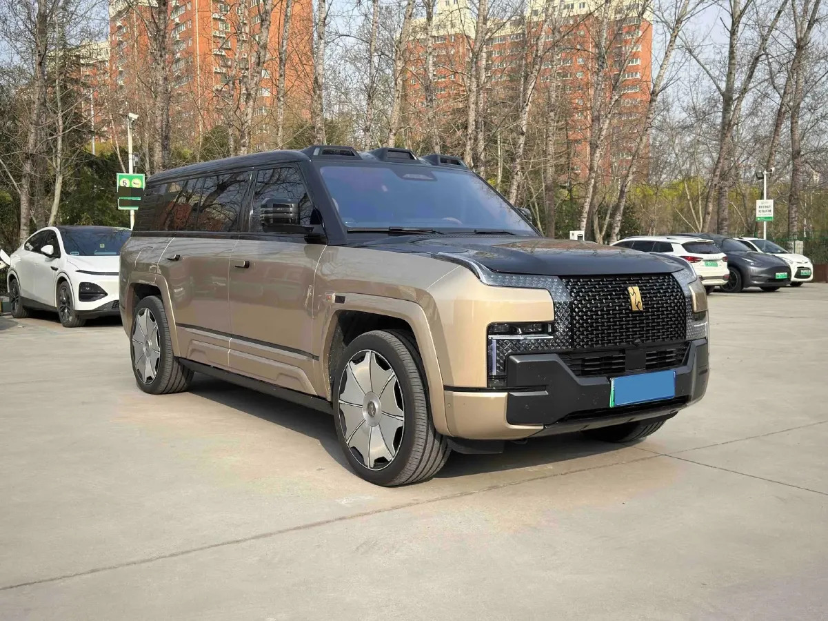 2025 YangWang U8 L REEV 272HP REEV,autocango,china used car exporter,china ev exporter,chinese used car exporter,chinese used ev exporter