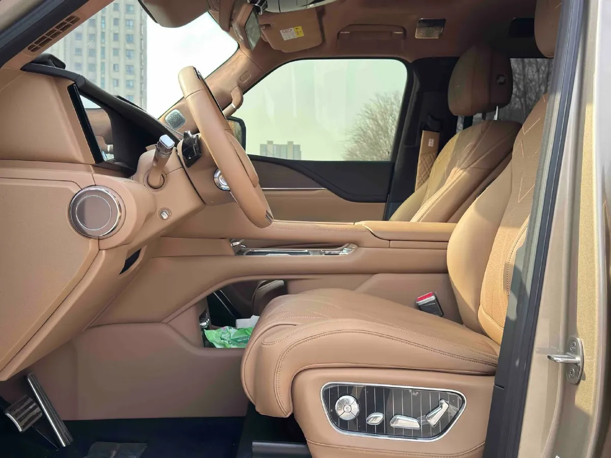 2025 YangWang U8 L REEV 272HP REEV,autocango,china used car exporter,china ev exporter,chinese used car exporter,chinese used ev exporter