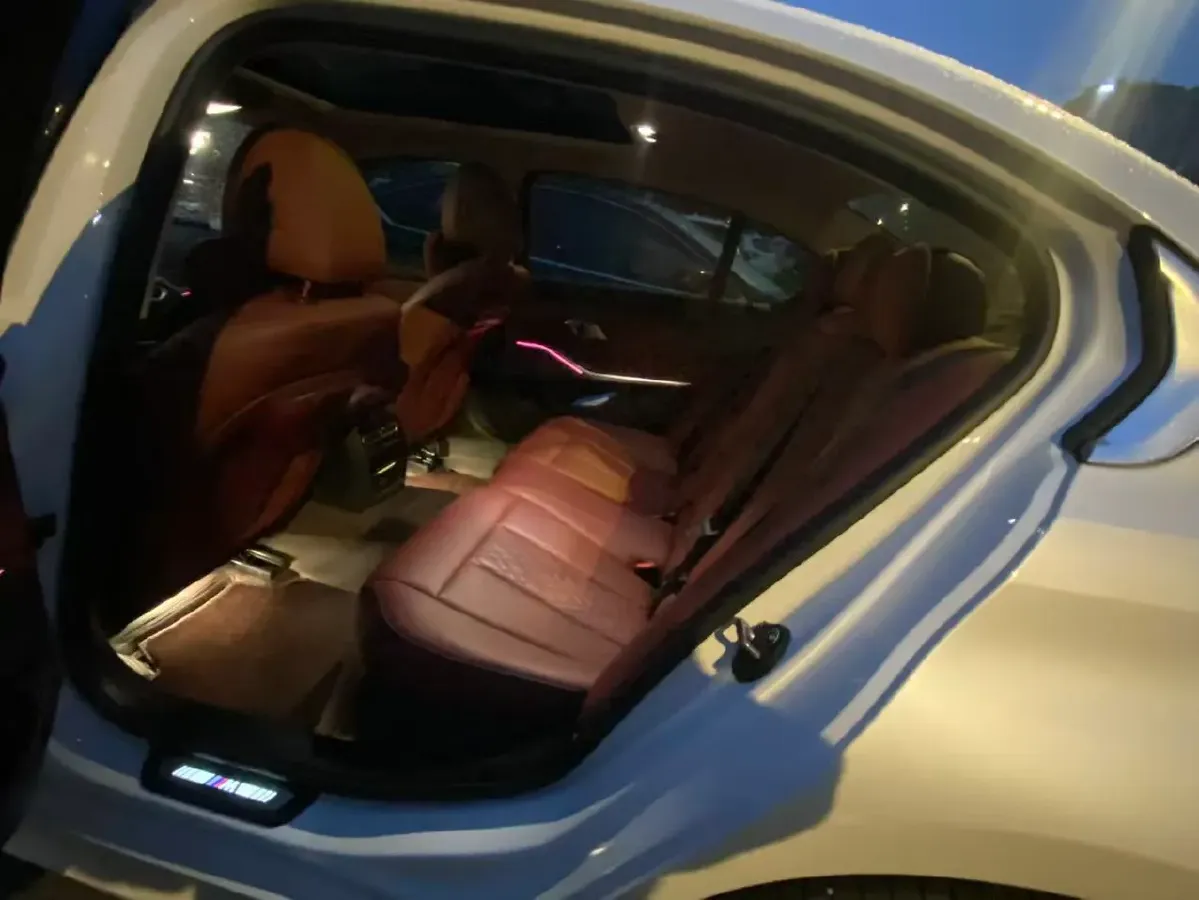 2024 BMW 3 Series 2.0T 184HP L4 8AT,autocango,china used car exporter,china ev exporter,chinese used car exporter,chinese used ev exporter