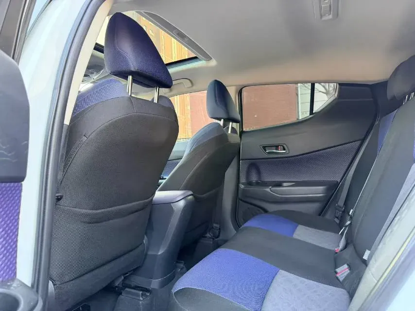 2018 Toyota C-HR 2.0L 171HP L4 CVT,autocango,china used car exporter,china ev exporter,chinese used car exporter,chinese used ev exporter