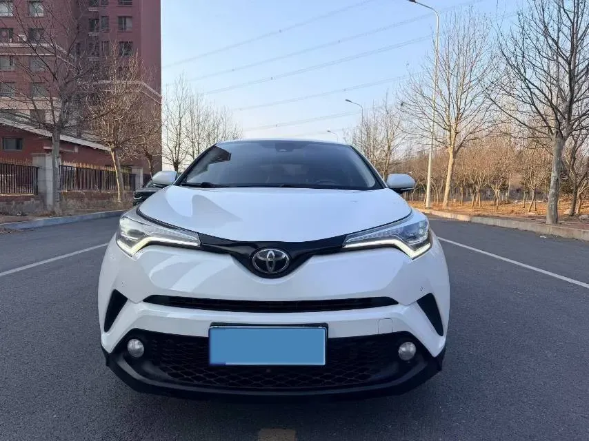 2018 Toyota C-HR 2.0L 171HP L4 CVT,autocango,china used car exporter,china ev exporter,chinese used car exporter,chinese used ev exporter