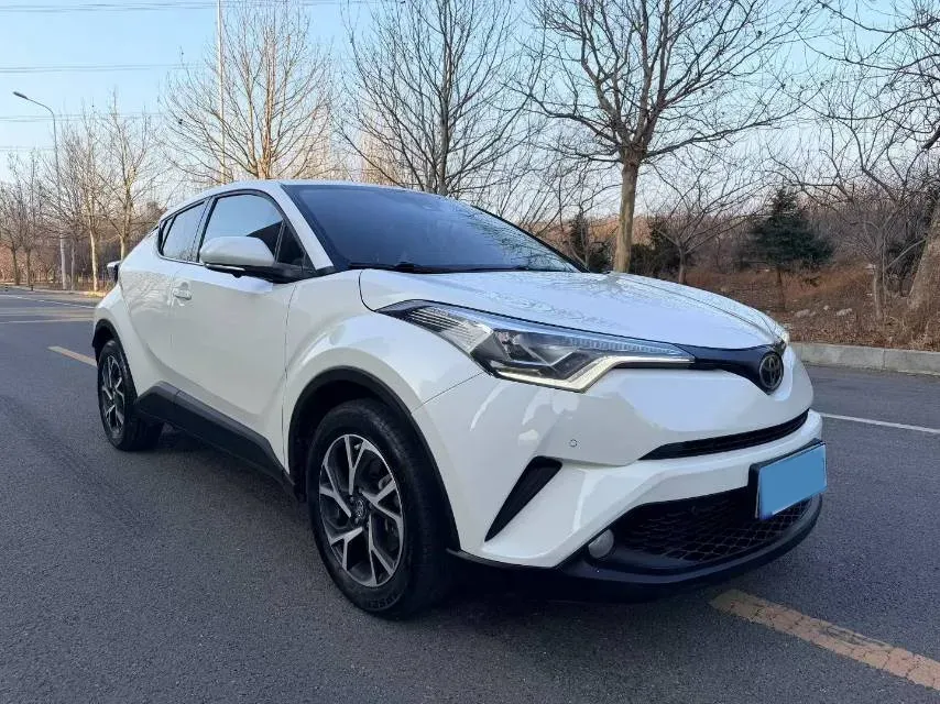 2018 Toyota C-HR 2.0L 171HP L4 CVT,autocango,china used car exporter,china ev exporter,chinese used car exporter,chinese used ev exporter