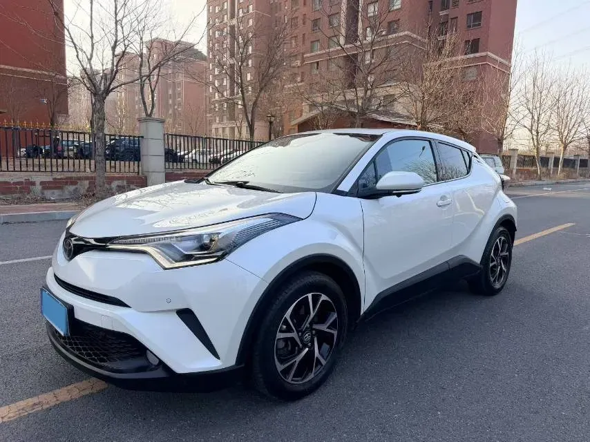 2018 Toyota C-HR 2.0L 171HP L4 CVT,autocango,china used car exporter,china ev exporter,chinese used car exporter,chinese used ev exporter