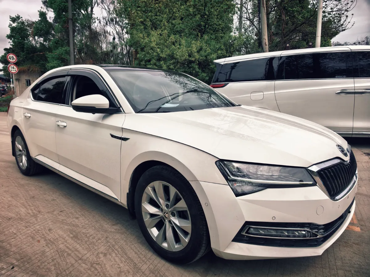 2019 Skoda Superb 1.4T 150HP L4 7DCT,autocango,china used car exporter,china ev exporter,chinese used car exporter,chinese used ev exporter