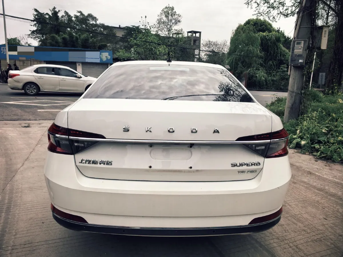 2019 Skoda Superb 1.4T 150HP L4 7DCT,autocango,china used car exporter,china ev exporter,chinese used car exporter,chinese used ev exporter