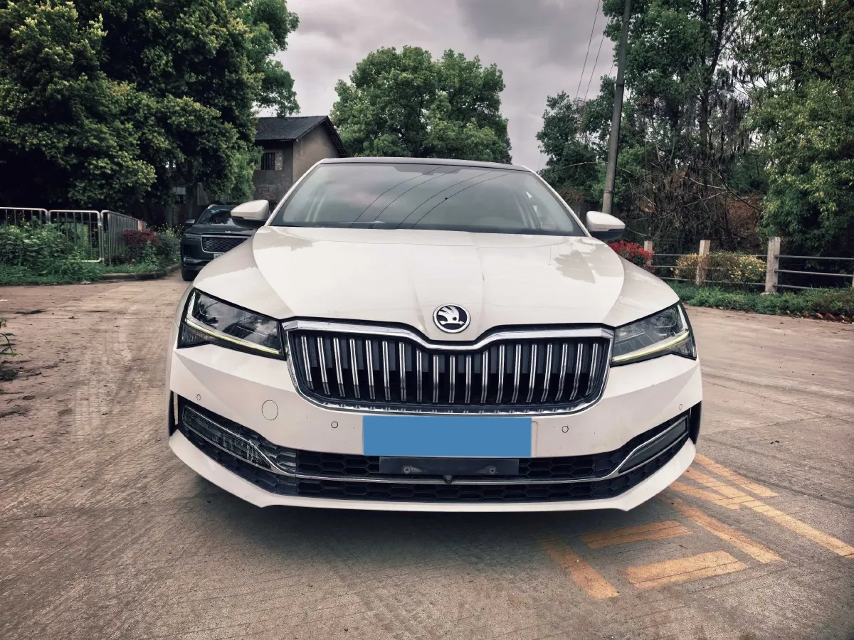 2019 Skoda Superb 1.4T 150HP L4 7DCT,autocango,china used car exporter,china ev exporter,chinese used car exporter,chinese used ev exporter