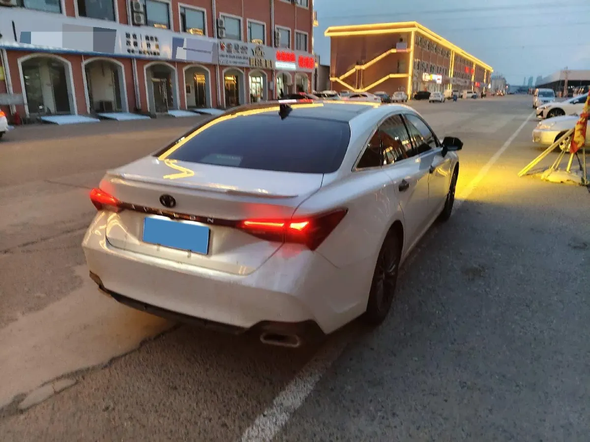 2023 Toyota Avalon 2.5L 207HP L4 8AT,autocango,china used car exporter,china ev exporter,chinese used car exporter,chinese used ev exporter