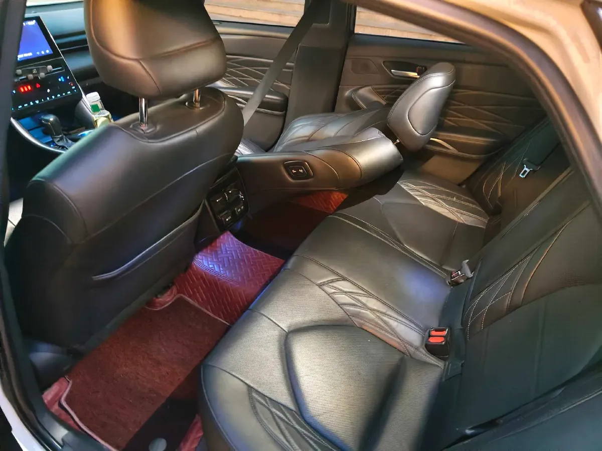 2023 Toyota Avalon 2.5L 207HP L4 8AT,autocango,china used car exporter,china ev exporter,chinese used car exporter,chinese used ev exporter