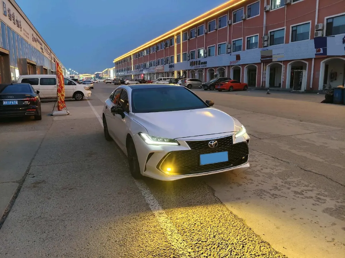 2023 Toyota Avalon 2.5L 207HP L4 8AT,autocango,china used car exporter,china ev exporter,chinese used car exporter,chinese used ev exporter