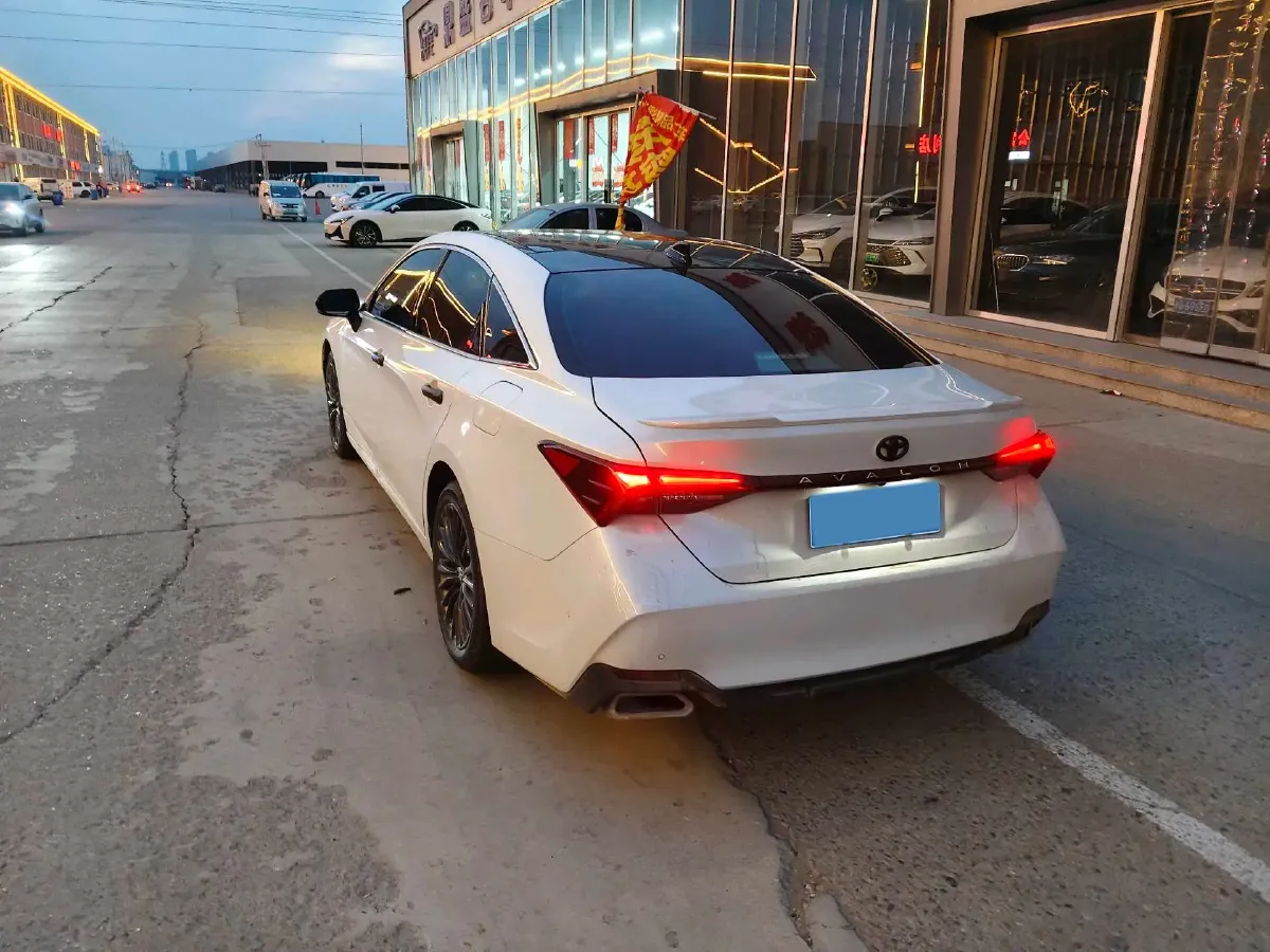 2023 Toyota Avalon 2.5L 207HP L4 8AT,autocango,china used car exporter,china ev exporter,chinese used car exporter,chinese used ev exporter