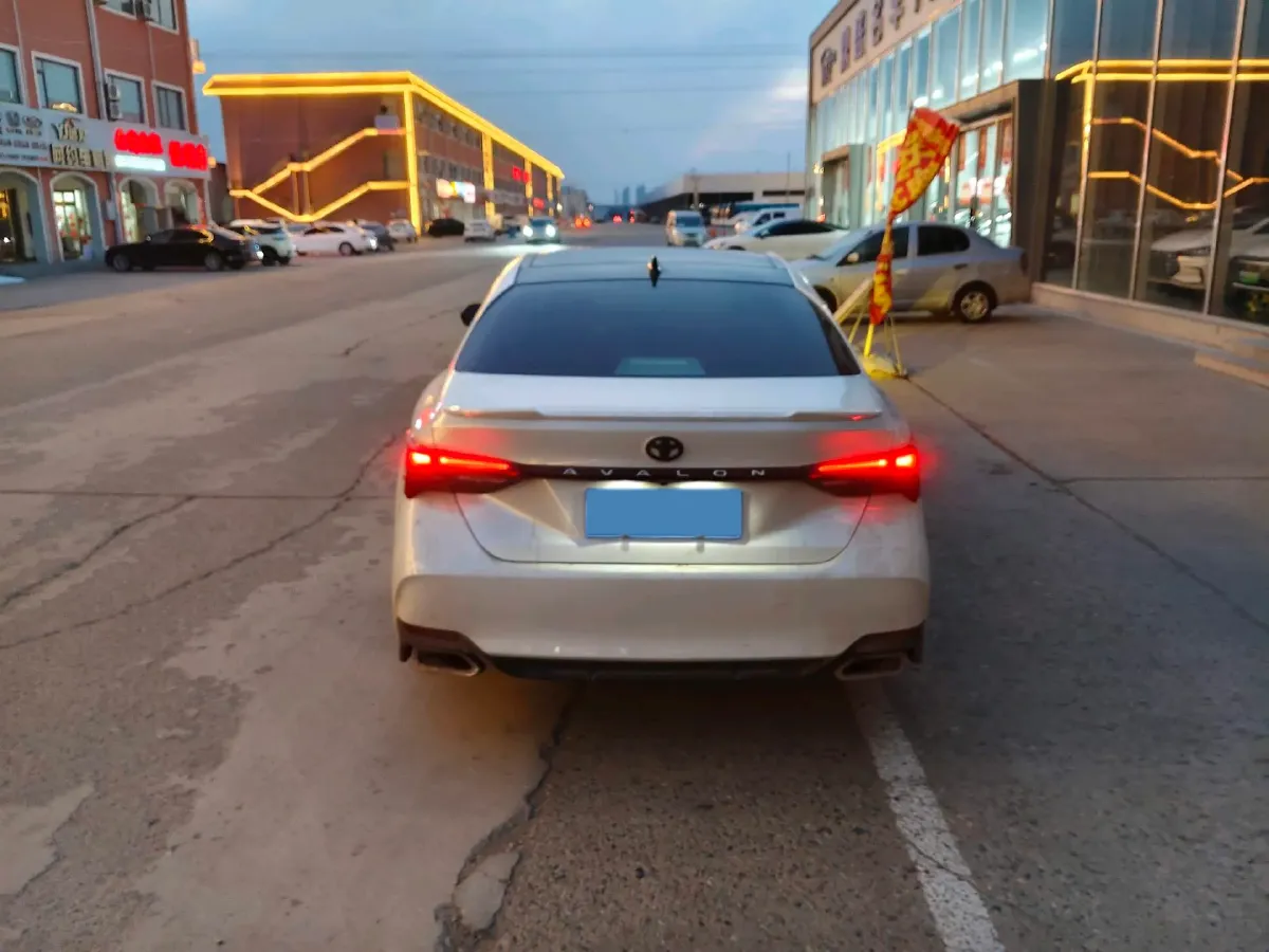 2023 Toyota Avalon 2.5L 207HP L4 8AT,autocango,china used car exporter,china ev exporter,chinese used car exporter,chinese used ev exporter