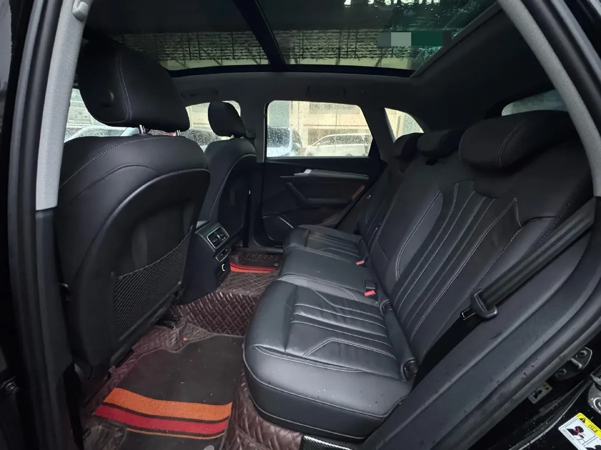 2022 Audi Q5L 2.0T 190HP L4 7DCT,autocango,china used car exporter,china ev exporter,chinese used car exporter,chinese used ev exporter