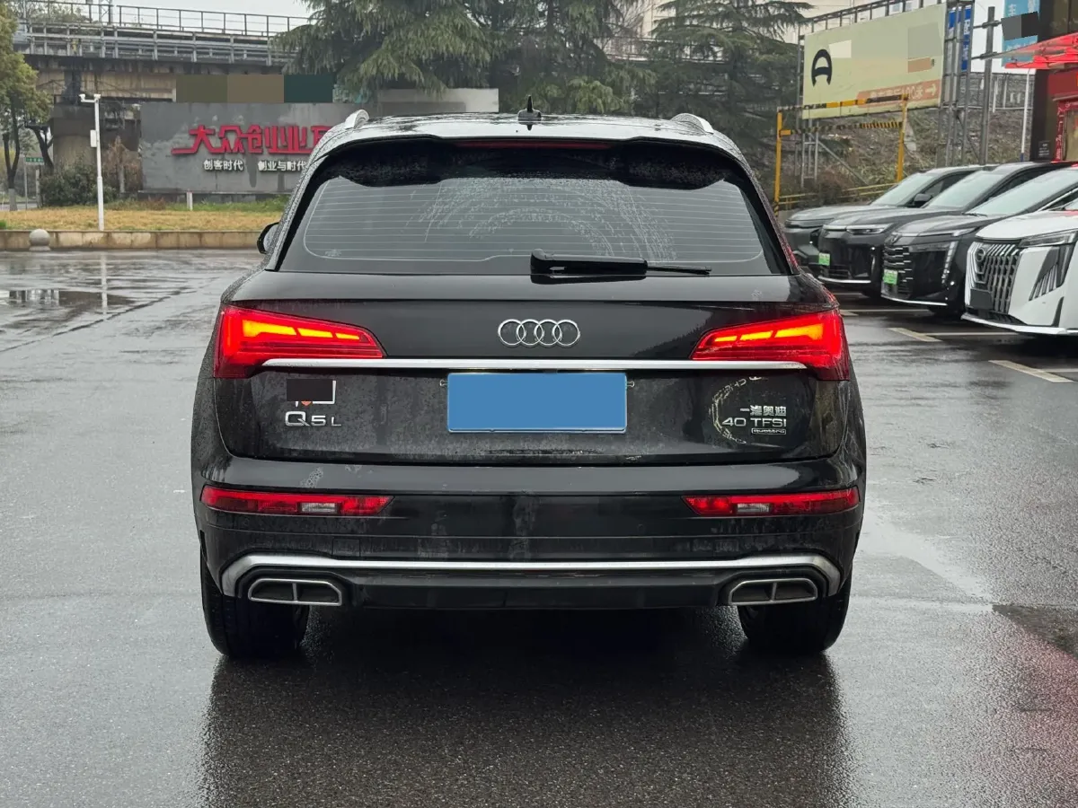 2022 Audi Q5L 2.0T 190HP L4 7DCT,autocango,china used car exporter,china ev exporter,chinese used car exporter,chinese used ev exporter