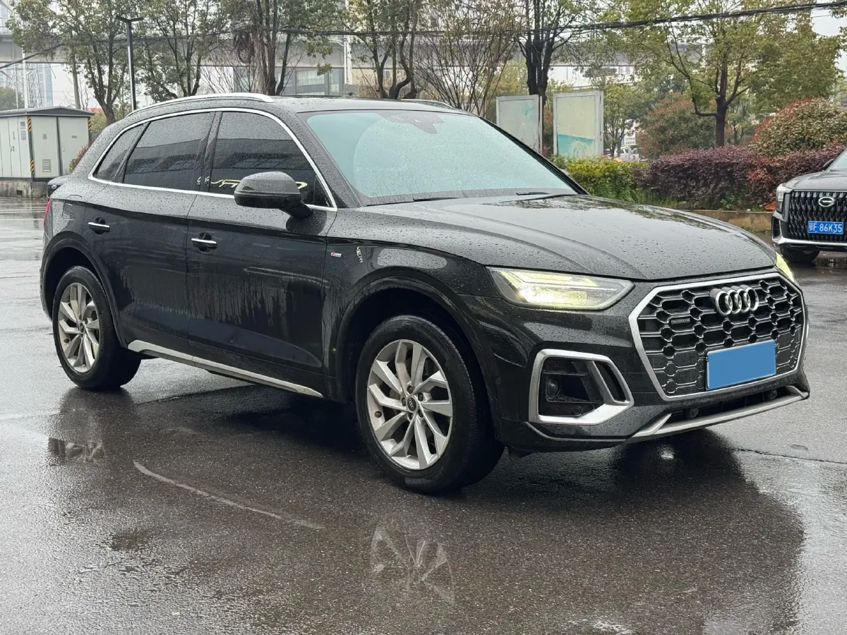 2022 Audi Q5L 2.0T 190HP L4 7DCT,autocango,china used car exporter,china ev exporter,chinese used car exporter,chinese used ev exporter