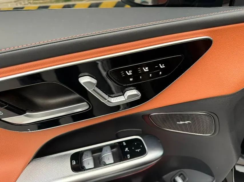 2023 Mercedes-Benz GLC Class 2.0T 258HP L4 9AT,autocango,china used car exporter,china ev exporter,chinese used car exporter,chinese used ev exporter