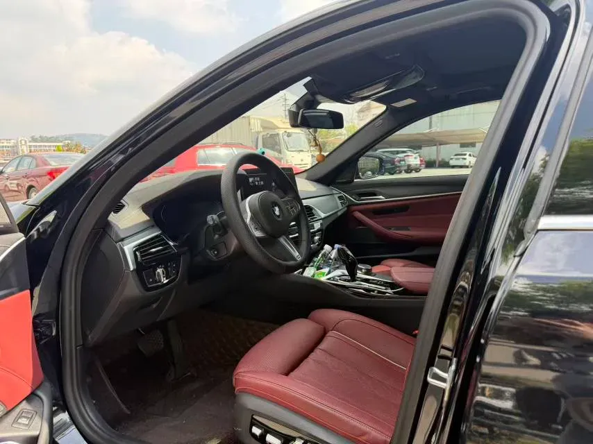 2023 BMW 5 Series 2.0T 245HP L4 8AT,autocango,china used car exporter,china ev exporter,chinese used car exporter,chinese used ev exporter