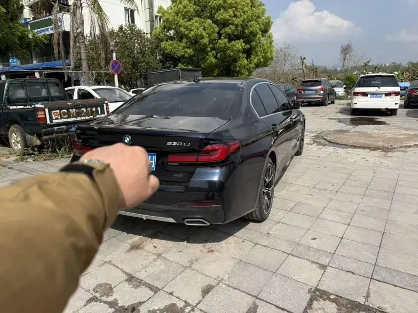 2023 BMW 5 Series 2.0T 245HP L4 8AT,autocango,china used car exporter,china ev exporter,chinese used car exporter,chinese used ev exporter