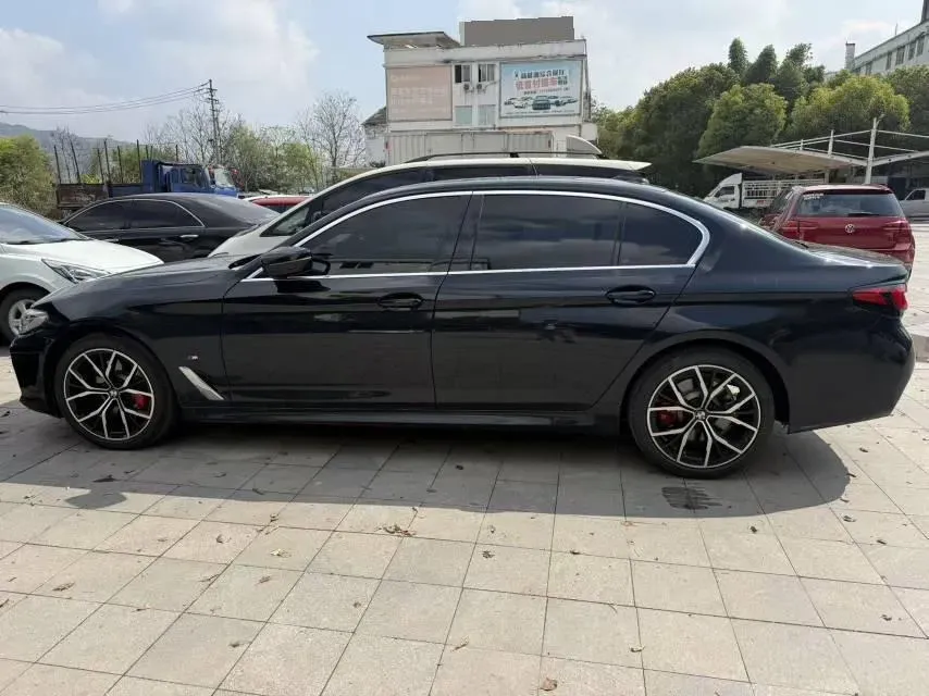 2023 BMW 5 Series 2.0T 245HP L4 8AT,autocango,china used car exporter,china ev exporter,chinese used car exporter,chinese used ev exporter