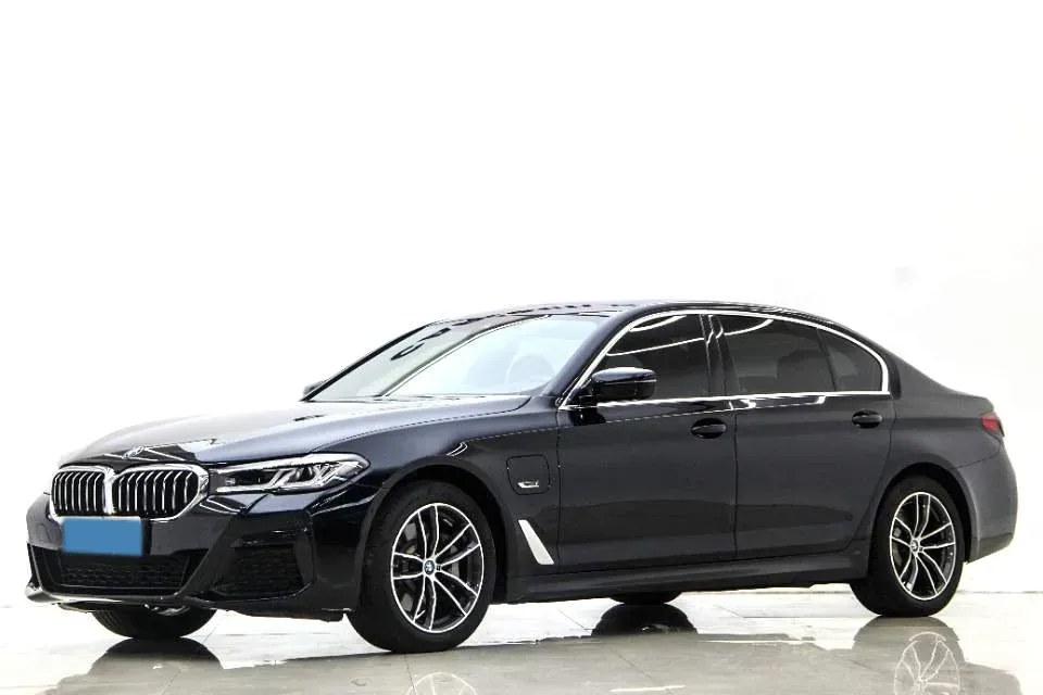 2022 BMW 5 Series 2.0T 184HP L4 8AT PHEV 17.7KWH,autocango,china used car exporter,china ev exporter,chinese used car exporter,chinese used ev exporter