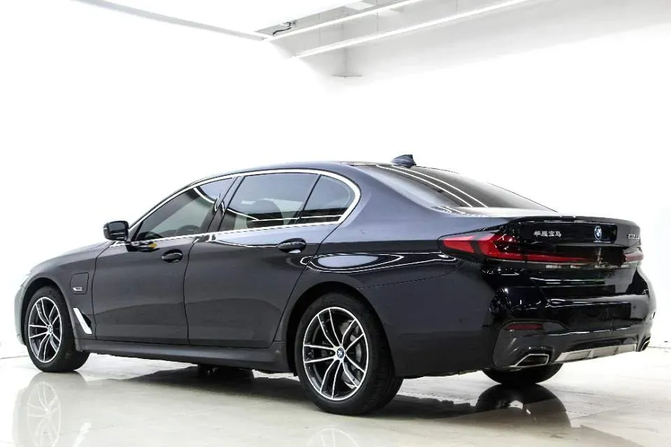 2022 BMW 5 Series 2.0T 184HP L4 8AT PHEV 17.7KWH,autocango,china used car exporter,china ev exporter,chinese used car exporter,chinese used ev exporter
