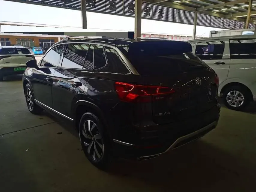 2019 Jeep Cherokee 2.0T 234HP L4 9AT,autocango,china used car exporter,china ev exporter,chinese used car exporter,chinese used ev exporter