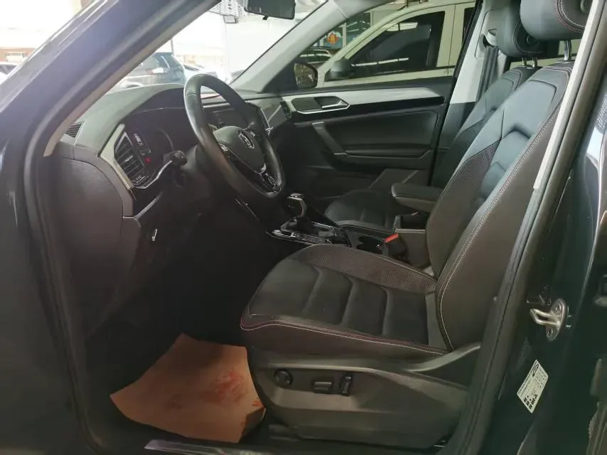 2019 Jeep Cherokee 2.0T 234HP L4 9AT,autocango,china used car exporter,china ev exporter,chinese used car exporter,chinese used ev exporter