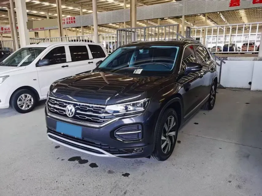 2019 Jeep Cherokee 2.0T 234HP L4 9AT,autocango,china used car exporter,china ev exporter,chinese used car exporter,chinese used ev exporter