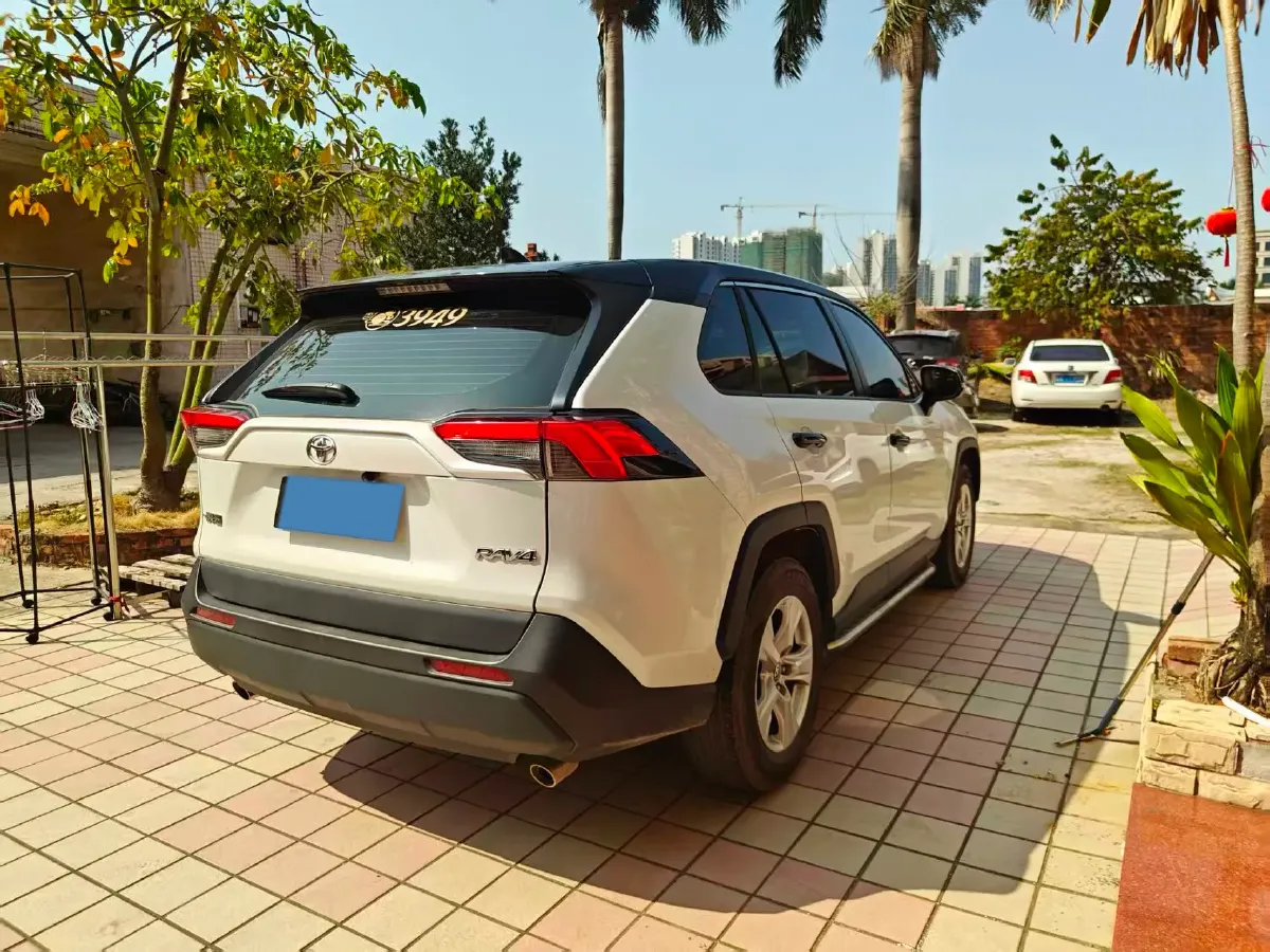 2023 Toyota RAV4 2.0L 171HP L4 CVT,autocango,china used car exporter,china ev exporter,chinese used car exporter,chinese used ev exporter