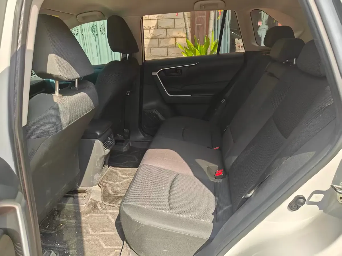 2023 Toyota RAV4 2.0L 171HP L4 CVT,autocango,china used car exporter,china ev exporter,chinese used car exporter,chinese used ev exporter