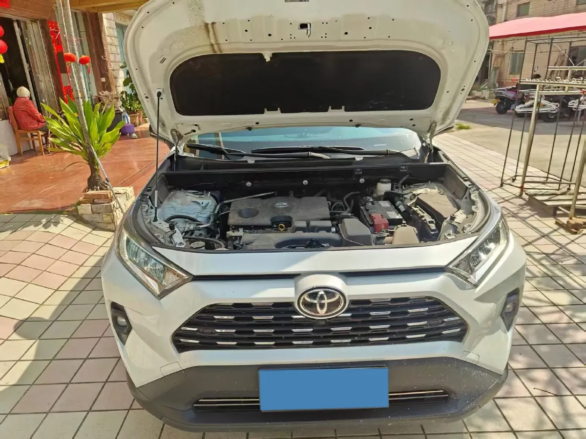 2023 Toyota RAV4 2.0L 171HP L4 CVT,autocango,china used car exporter,china ev exporter,chinese used car exporter,chinese used ev exporter