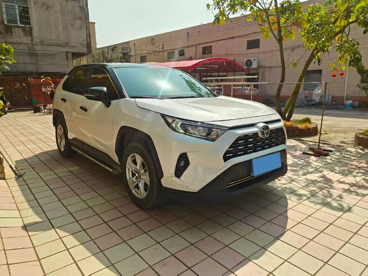 2023 Toyota RAV4 2.0L 171HP L4 CVT,autocango,china used car exporter,china ev exporter,chinese used car exporter,chinese used ev exporter