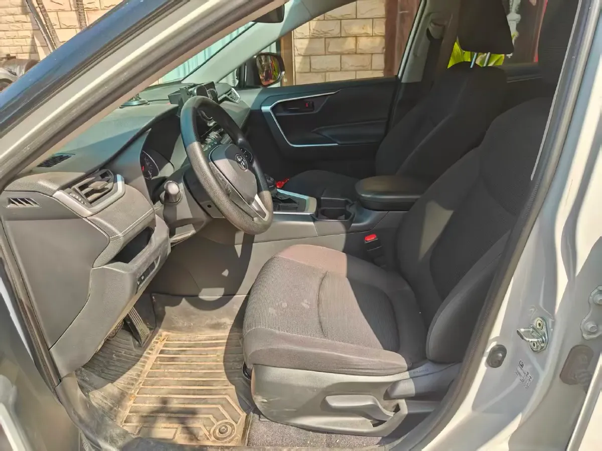 2023 Toyota RAV4 2.0L 171HP L4 CVT,autocango,china used car exporter,china ev exporter,chinese used car exporter,chinese used ev exporter