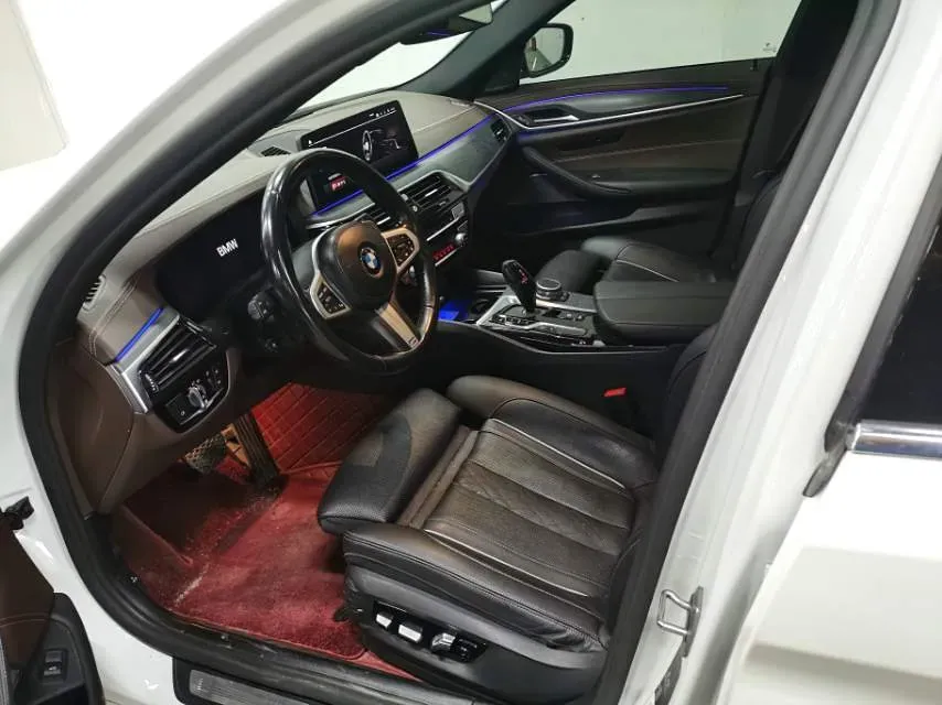 2022 BMW 5 Series 2.0T 252HP L4 8AT,autocango,china used car exporter,china ev exporter,chinese used car exporter,chinese used ev exporter