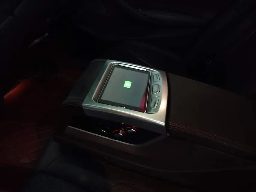 2022 BMW 5 Series 2.0T 252HP L4 8AT,autocango,china used car exporter,china ev exporter,chinese used car exporter,chinese used ev exporter