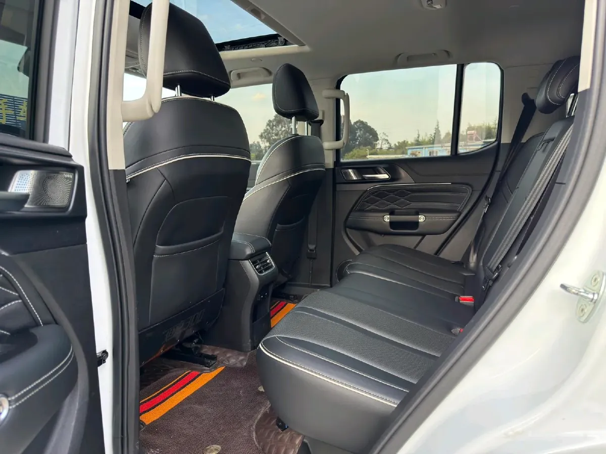 2021 Tank 300 2.0T 227HP L4 8AT,autocango,china used car exporter,china ev exporter,chinese used car exporter,chinese used ev exporter