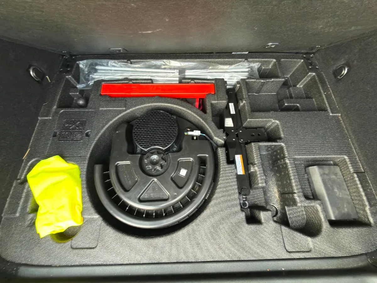 2021 Tank 300 2.0T 227HP L4 8AT,autocango,china used car exporter,china ev exporter,chinese used car exporter,chinese used ev exporter